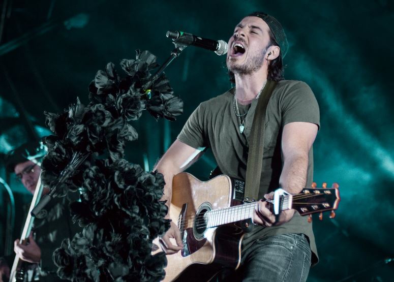 José Madero en concierto